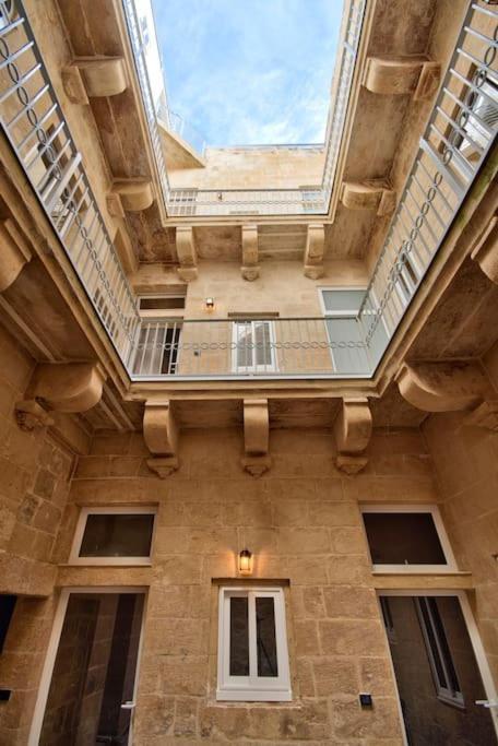 Vallettastay Old Lodge Apartment 1 Εξωτερικό φωτογραφία