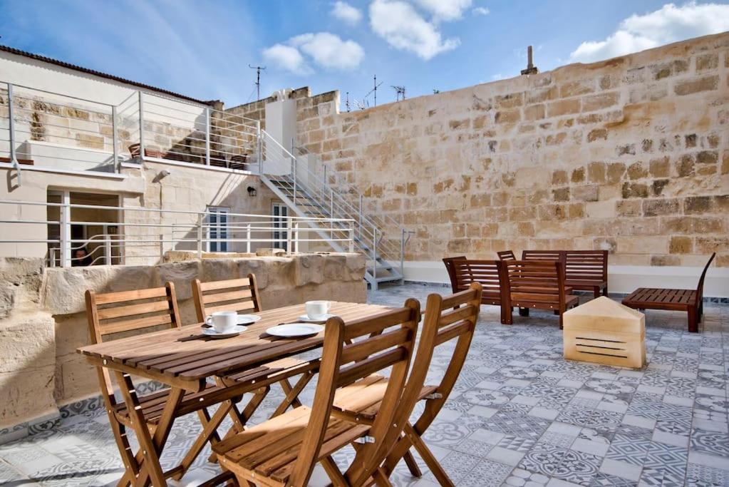 Vallettastay Old Lodge Apartment 1 Εξωτερικό φωτογραφία